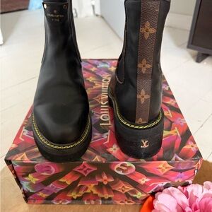 Louis Vuitton Black and Brown logo Ankle Boots